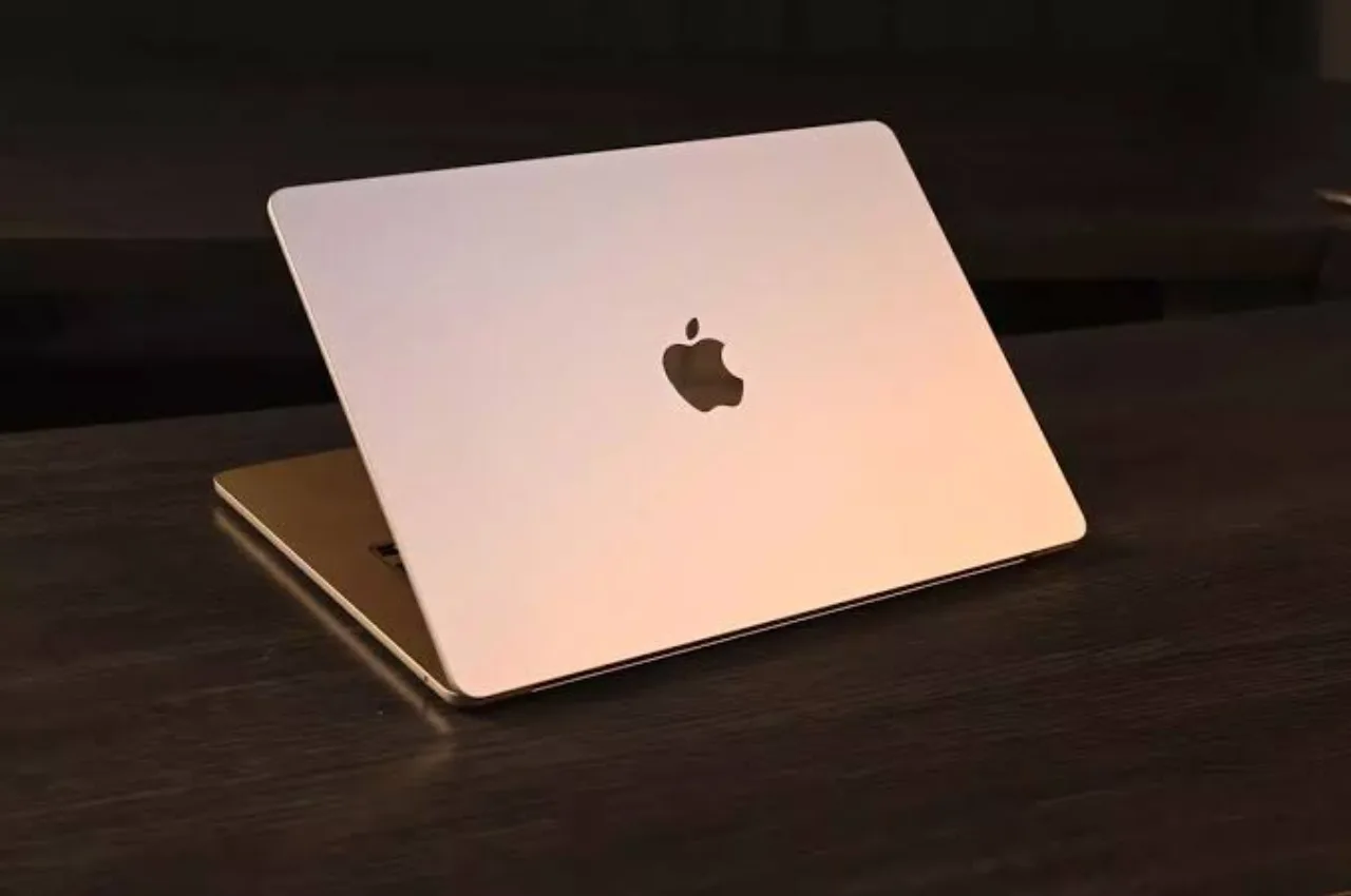 Apple Macbook Air jpg