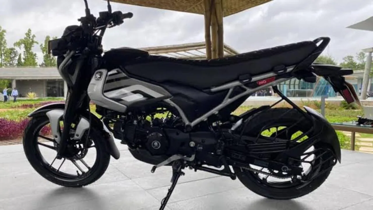 Bajaj Freedom 125 1 2 jpeg