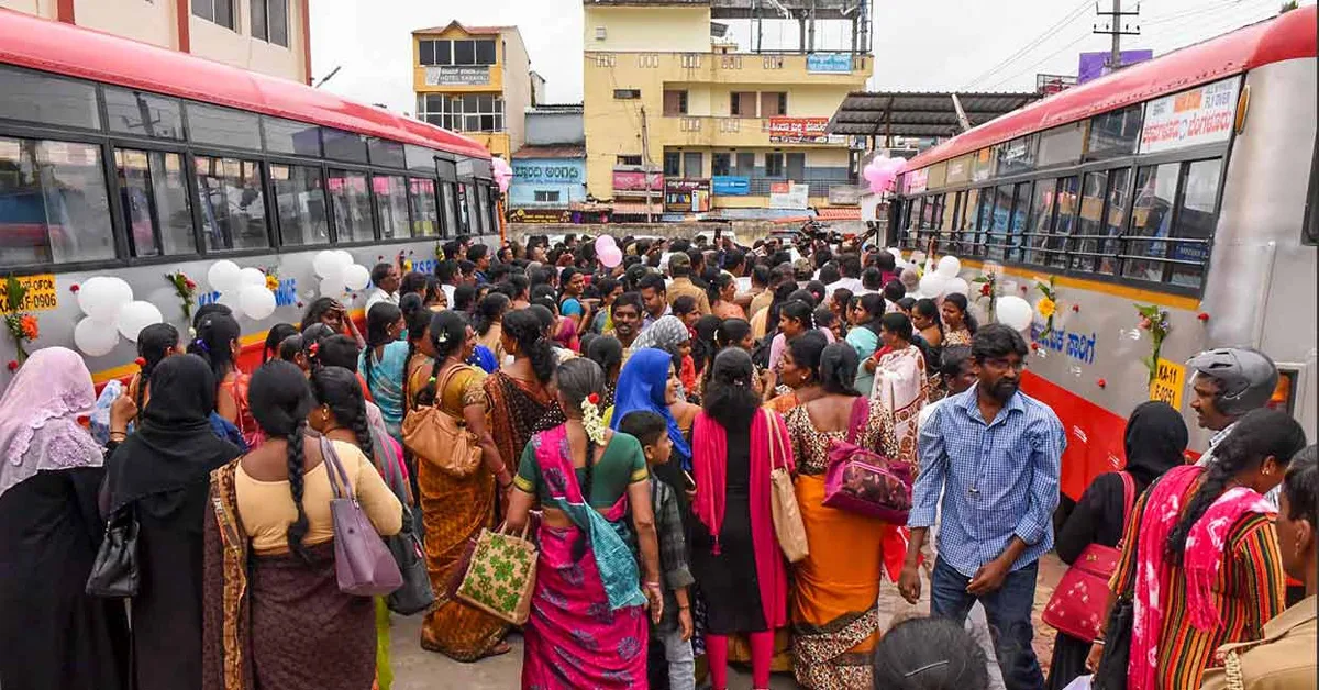 Bus service free in UP jpg