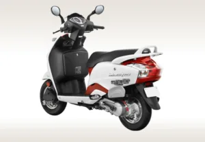 Hero Maestro dual color rear three quarter