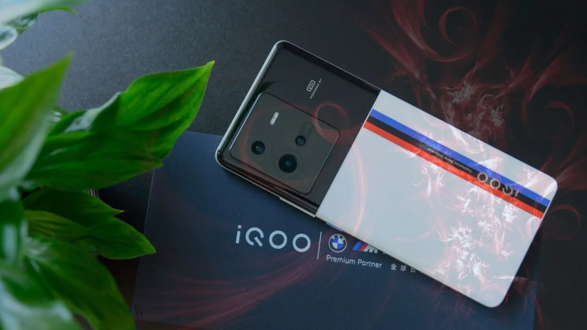 IQOO 10 Pro 4