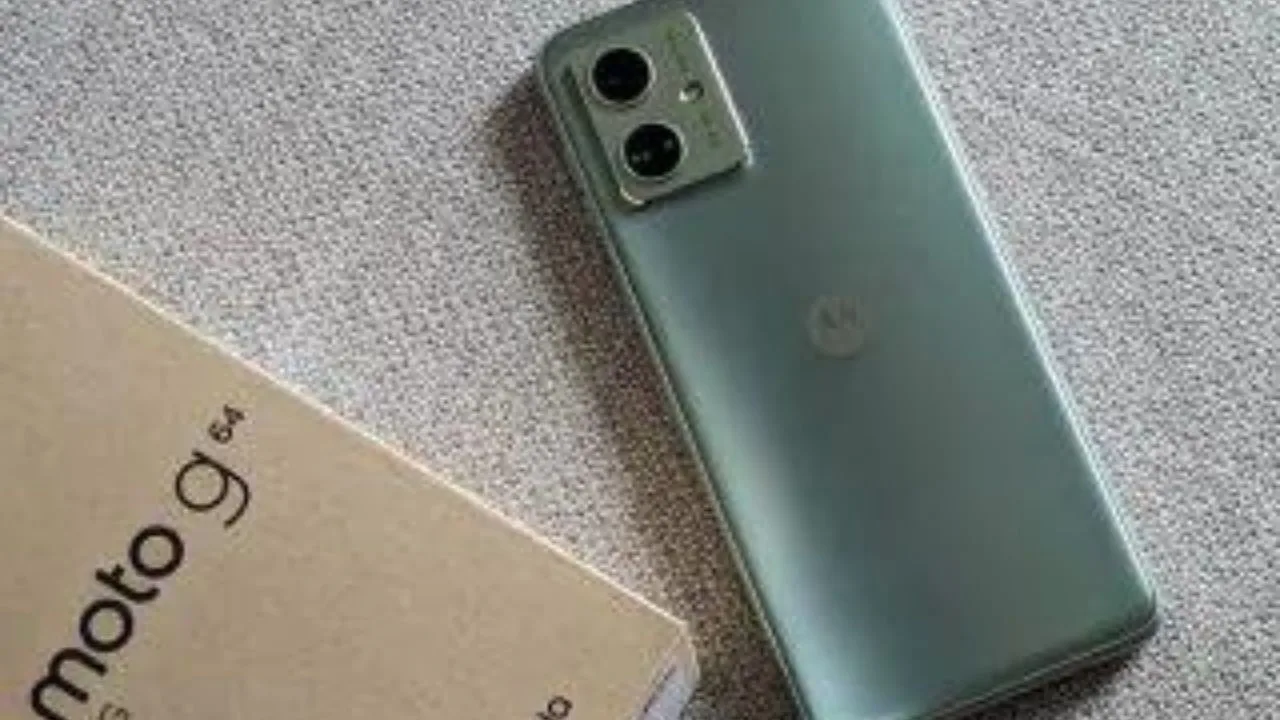 Motorola G64 2 jpg