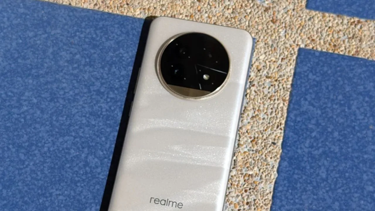 Realme 13 Plus 5G 2 1 jpg