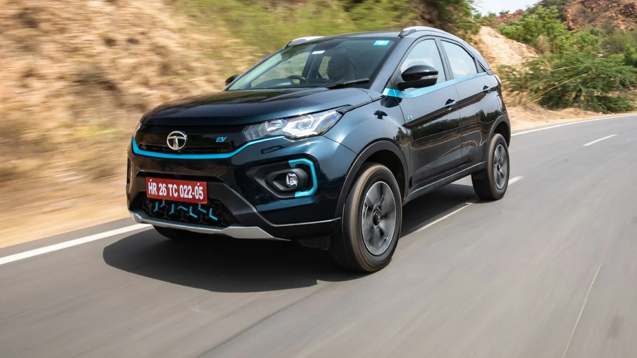 Tata Nexon EV Max Front Quarter Motion1 jpg