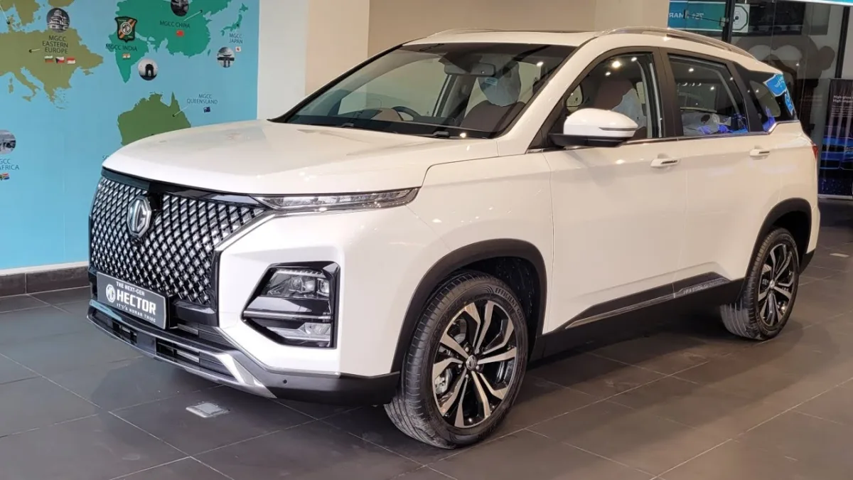 MG Hector Plus Sharp Pro 1