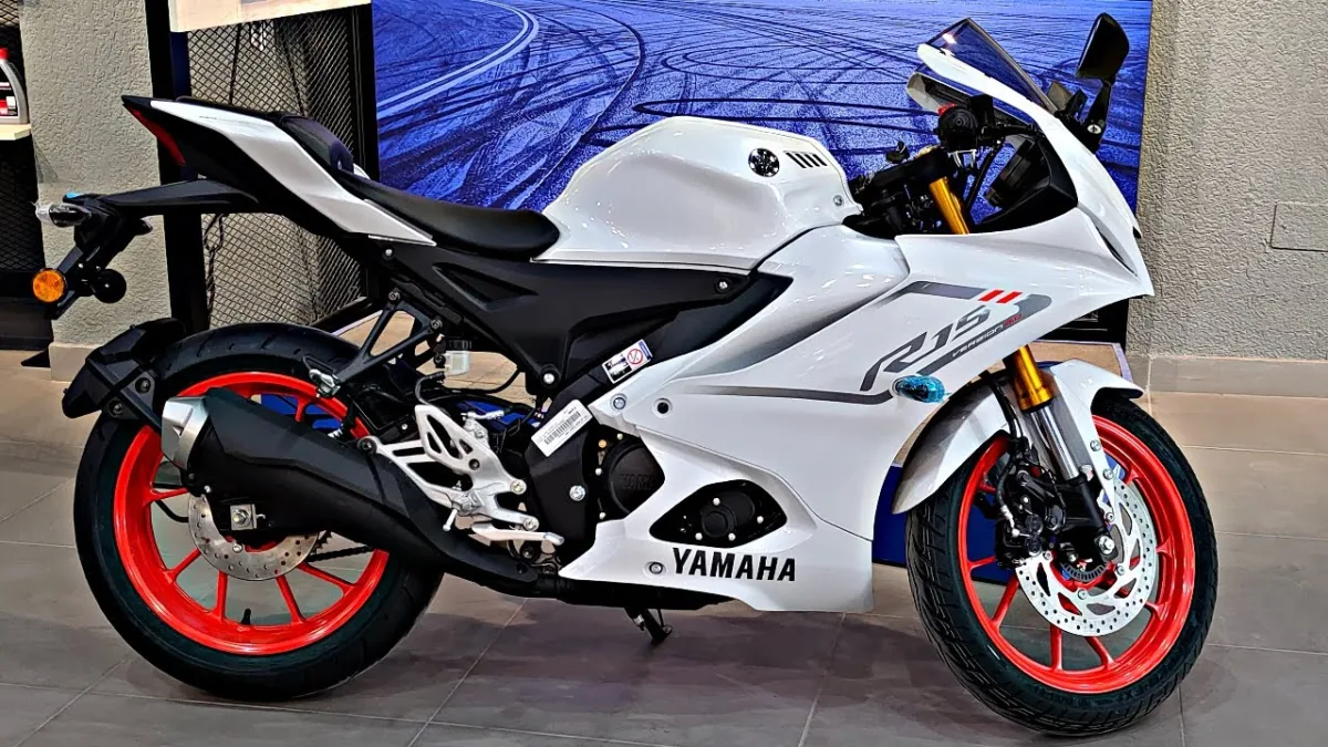 Yamaha R15