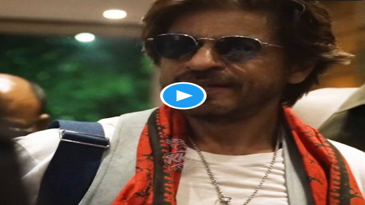 Watch: Shahrukh Khan gets