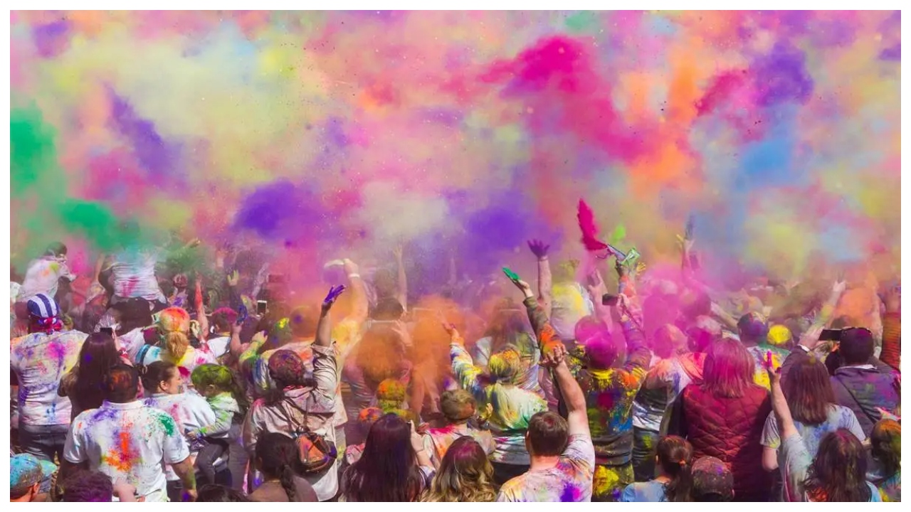 hottest holi photos 2025